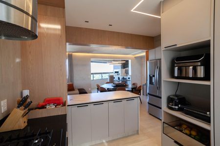 Apartamento à venda com 130m², 2 quartos e 3 vagas Apartamento à venda com 130m², 2 quartos e 3 vagasCozinha
