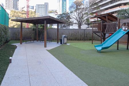 Apartamento à venda com 130m², 2 quartos e 3 vagas Apartamento à venda com 130m², 2 quartos e 3 vagasÁrea comum - Playground