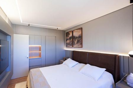 Apartamento à venda com 130m², 2 quartos e 3 vagas Apartamento à venda com 130m², 2 quartos e 3 vagasSuíte