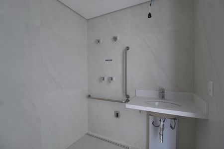 Banheiro de kitnet/studio à venda com 1 quarto, 30m² em Indianópolis, São Paulo