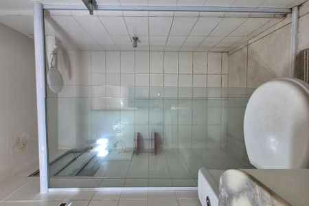 Banheiro de apartamento à venda com 2 quartos, 84m² em Residencial Cosmos, Campinas