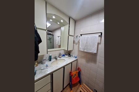 Apartamento à venda com 130m², 3 quartos e 1 vaga Apartamento à venda com 130m², 3 quartos e 1 vagaBanheiro da Suíte