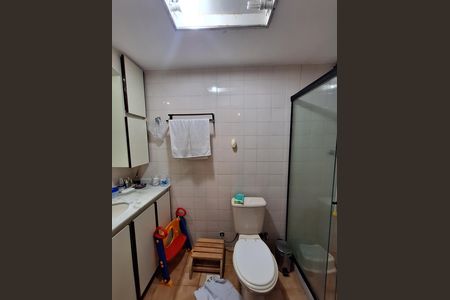 Apartamento à venda com 130m², 3 quartos e 1 vaga Apartamento à venda com 130m², 3 quartos e 1 vagaBanheiro da Suíte