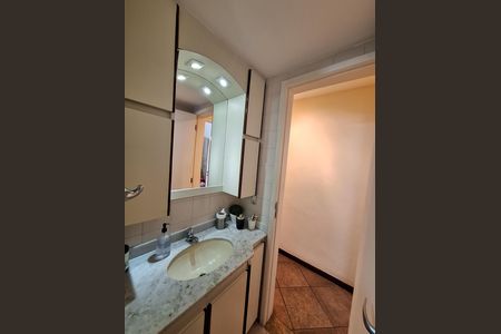Apartamento à venda com 130m², 3 quartos e 1 vaga Apartamento à venda com 130m², 3 quartos e 1 vagaBanheiro Social