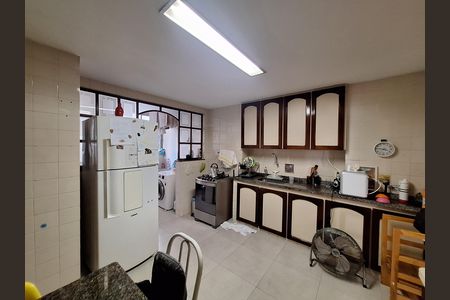Apartamento à venda com 130m², 3 quartos e 1 vaga Apartamento à venda com 130m², 3 quartos e 1 vagaCozinha e Área de Serviço