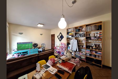 Apartamento à venda com 130m², 3 quartos e 1 vaga Apartamento à venda com 130m², 3 quartos e 1 vagaSala