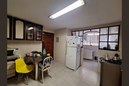 Apartamento à venda com 130m², 3 quartos e 1 vaga Apartamento à venda com 130m², 3 quartos e 1 vagaCozinha e Área de Serviço