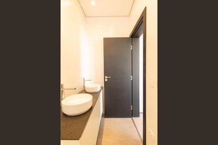 Casa de condomínio para alugar com 180m², 3 quartos e 2 vagas Casa de condomínio para alugar com 180m², 3 quartos e 2 vagasBanheiro da Suíte 3