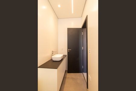 Casa de condomínio para alugar com 180m², 3 quartos e 2 vagas Casa de condomínio para alugar com 180m², 3 quartos e 2 vagasBanheiro da Suíte 2