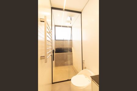 Casa de condomínio para alugar com 180m², 3 quartos e 2 vagas Casa de condomínio para alugar com 180m², 3 quartos e 2 vagasBanheiro da Suíte 3
