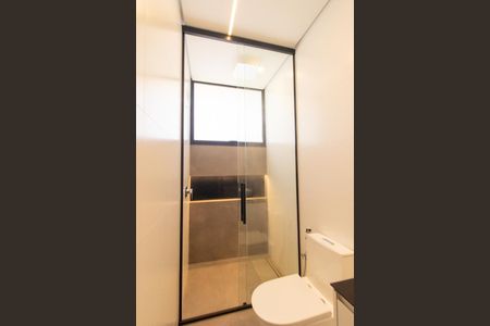 Casa de condomínio para alugar com 180m², 3 quartos e 2 vagas Casa de condomínio para alugar com 180m², 3 quartos e 2 vagasBanheiro da Suíte 2