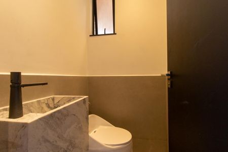Casa de condomínio para alugar com 180m², 3 quartos e 2 vagas Casa de condomínio para alugar com 180m², 3 quartos e 2 vagasLavabo
