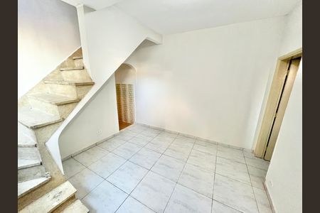 Sala de casa para alugar com 3 quartos, 90m² em Vila Bancaria Munhoz, São Paulo