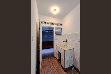 Cozinha de kitnet/studio para alugar com 1 quarto, 26m² em Liberdade, São Paulo
