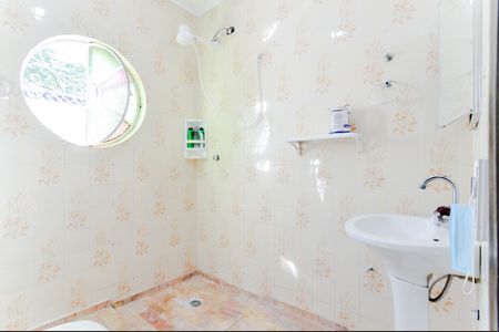 Banheiro Social de casa para alugar com 3 quartos, 200m² em Jardim Santa Clara, Guarulhos