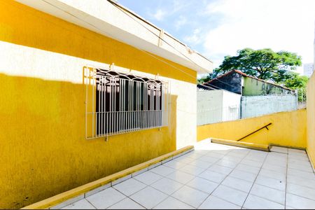 Quintal de casa para alugar com 3 quartos, 200m² em Jardim Santa Clara, Guarulhos