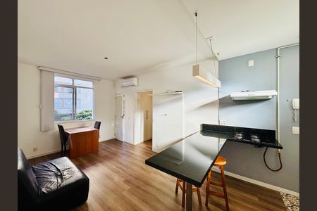 Apartamento para alugar com 1 quarto, 50m² em Copacabana, Rio de Janeiro