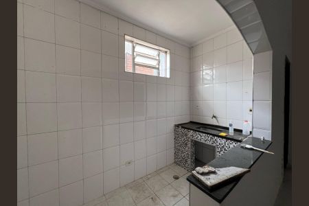 Cozinha de kitnet/studio para alugar com 1 quarto, 28m² em Liberdade, São Paulo