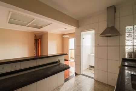 Apartamento à venda com 77m², 2 quartos e 2 vagas Apartamento à venda com 77m², 2 quartos e 2 vagasCozinha e Área de Serviço