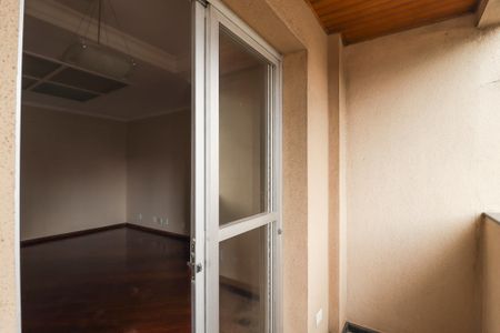 Apartamento à venda com 77m², 2 quartos e 2 vagas Apartamento à venda com 77m², 2 quartos e 2 vagasVaranda