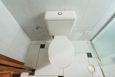 Apartamento à venda com 77m², 2 quartos e 2 vagas Apartamento à venda com 77m², 2 quartos e 2 vagasBanheiro da Suíte