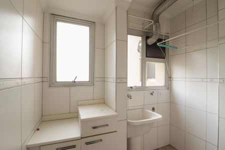 Apartamento à venda com 77m², 2 quartos e 2 vagas Apartamento à venda com 77m², 2 quartos e 2 vagasCozinha e Área de Serviço