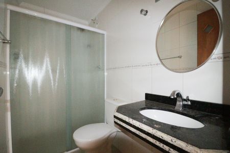 Apartamento à venda com 77m², 2 quartos e 2 vagas Apartamento à venda com 77m², 2 quartos e 2 vagasBanheiro