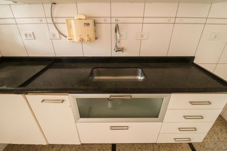 Apartamento à venda com 77m², 2 quartos e 2 vagas Apartamento à venda com 77m², 2 quartos e 2 vagasCozinha e Área de Serviço