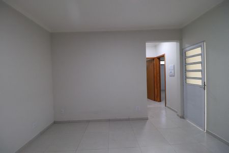 Casa para alugar com 80m², 2 quartos e 1 vagaSala