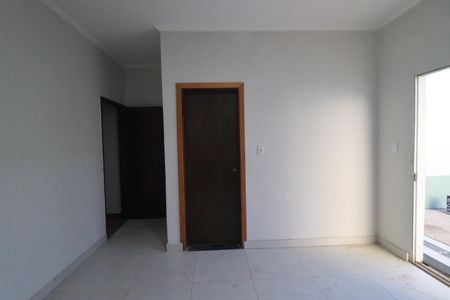 Casa para alugar com 100m², 2 quartos e 1 vagaSala
