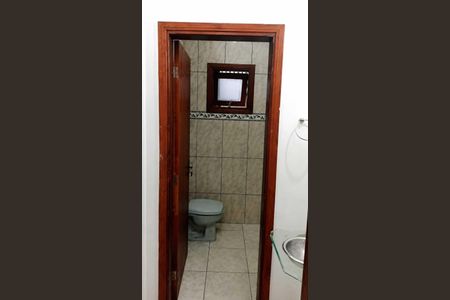 Casa de condomínio para alugar com 800m², 2 quartos e 8 vagasBanheiro
