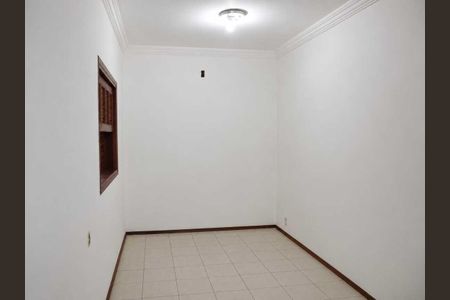 Casa de condomínio para alugar com 800m², 2 quartos e 8 vagasQuarto