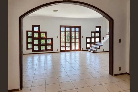 Casa de condomínio para alugar com 800m², 2 quartos e 8 vagasSala