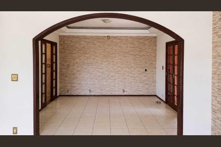 Casa de condomínio para alugar com 800m², 2 quartos e 8 vagasSala