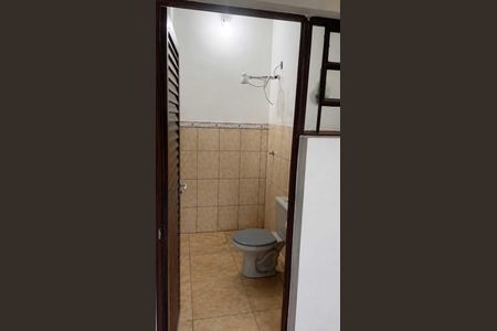 Casa de condomínio para alugar com 800m², 2 quartos e 8 vagasBanheiro