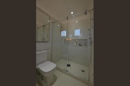 Apartamento à venda com 215m², 3 quartos e 2 vagasBanheiro da Suíte