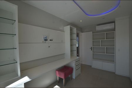 Apartamento à venda com 215m², 3 quartos e 2 vagasQuarto 3