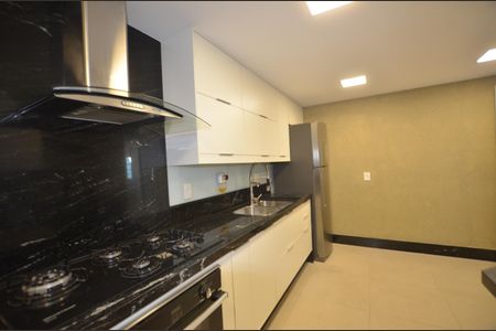 Apartamento à venda com 215m², 3 quartos e 2 vagasCozinha
