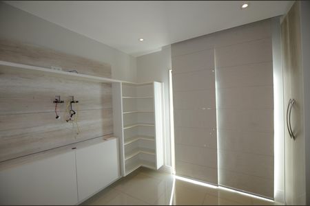 Apartamento à venda com 215m², 3 quartos e 2 vagasQuarto 2
