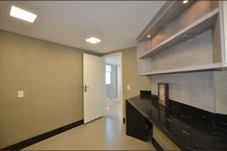 Apartamento à venda com 215m², 3 quartos e 2 vagasCozinha