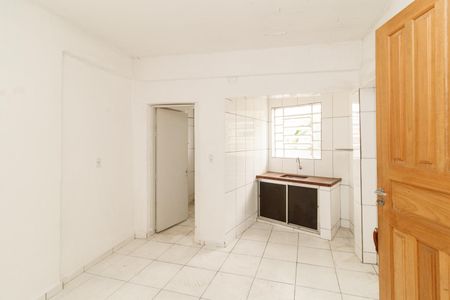 Cozinha de casa para alugar com 1 quarto, 55m² em Vila Maria Alta, São Paulo