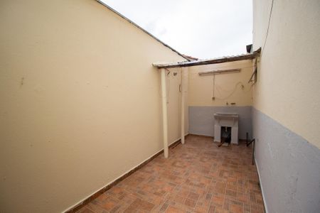Casa para alugar com 67m², 2 quartos e 1 vagaÁrea de Serviço