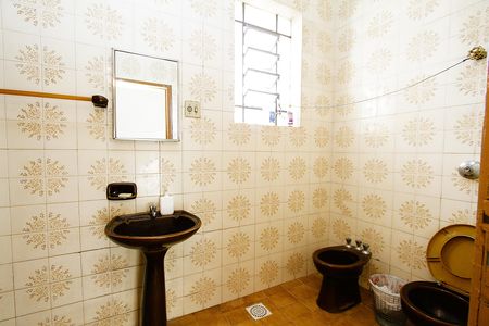 Casa para alugar com 120m², 3 quartos e 2 vagasBanheiro Social