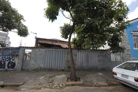 Casa para alugar com 120m², 3 quartos e 2 vagasFachada