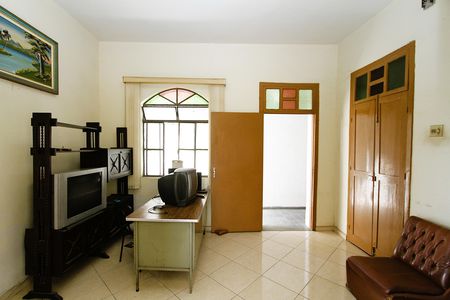 Sala de casa para alugar com 3 quartos, 120m² em Carlos Prates, Belo Horizonte