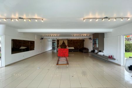 Casa de condomínio para alugar com 400m², 4 quartos e 6 vagas Casa de condomínio para alugar com 400m², 4 quartos e 6 vagasÁrea comum - Salão de festas