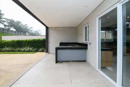 Casa de condomínio para alugar com 400m², 4 quartos e 6 vagas Casa de condomínio para alugar com 400m², 4 quartos e 6 vagasVaranda