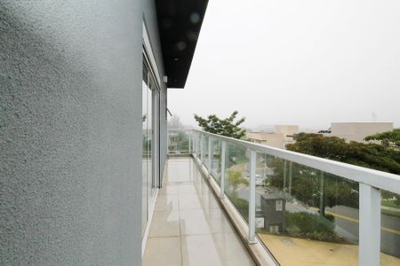 Casa de condomínio para alugar com 400m², 4 quartos e 6 vagas Casa de condomínio para alugar com 400m², 4 quartos e 6 vagasVaranda Suíte 4