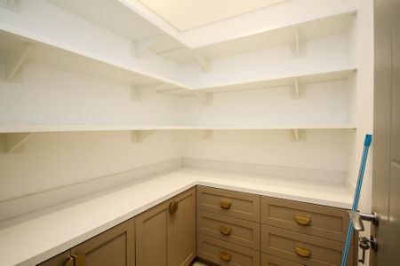 Casa de condomínio para alugar com 400m², 4 quartos e 6 vagas Casa de condomínio para alugar com 400m², 4 quartos e 6 vagasDespensa