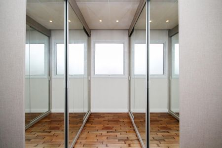 Casa de condomínio para alugar com 400m², 4 quartos e 6 vagas Casa de condomínio para alugar com 400m², 4 quartos e 6 vagasCloset Suíte 4